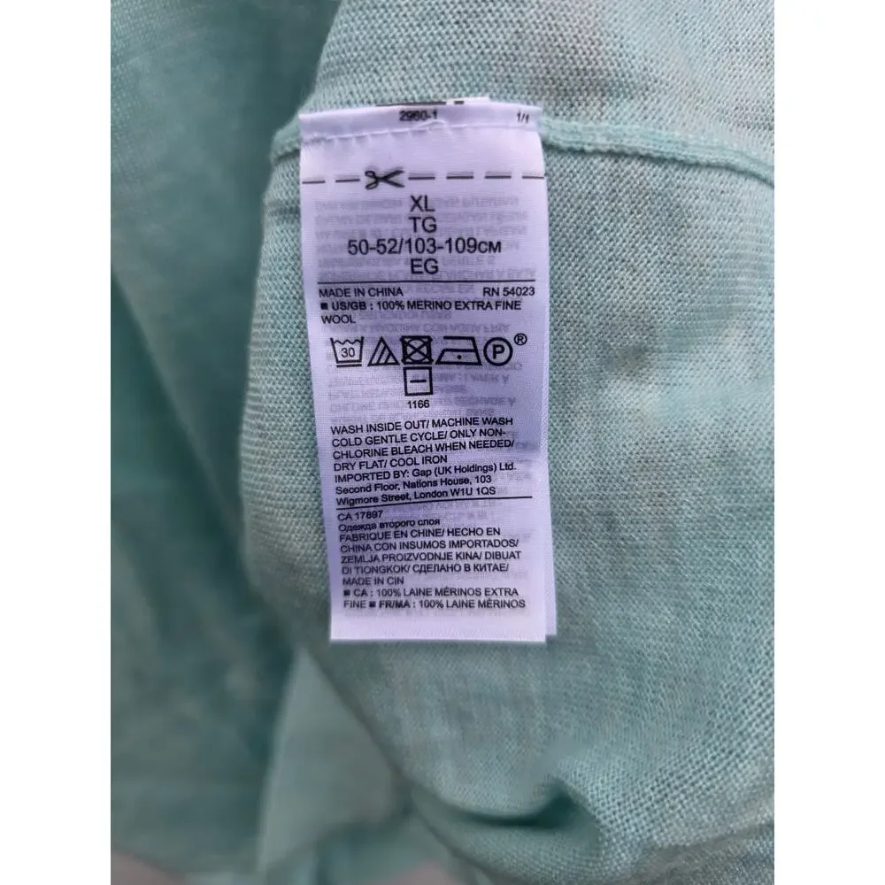 Soft Banana Republic Light Blue 100% Merino Wool V-Neck Sweater Size XL